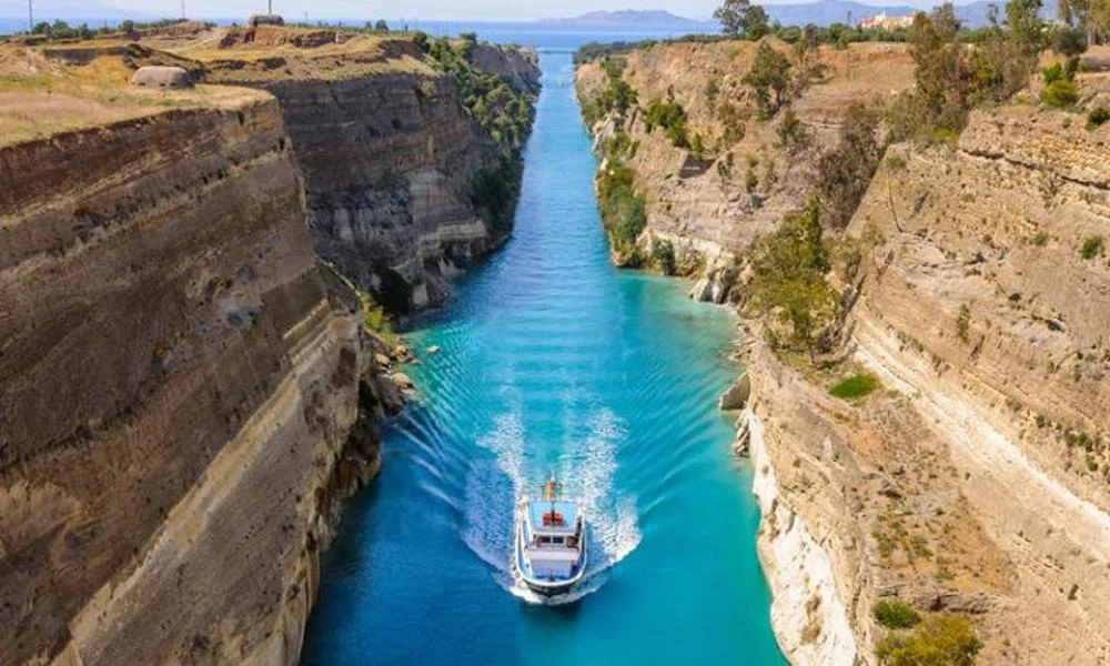Στα μέσα Ιουλίου ανοίγει η Διώρυγα της Κορίνθου